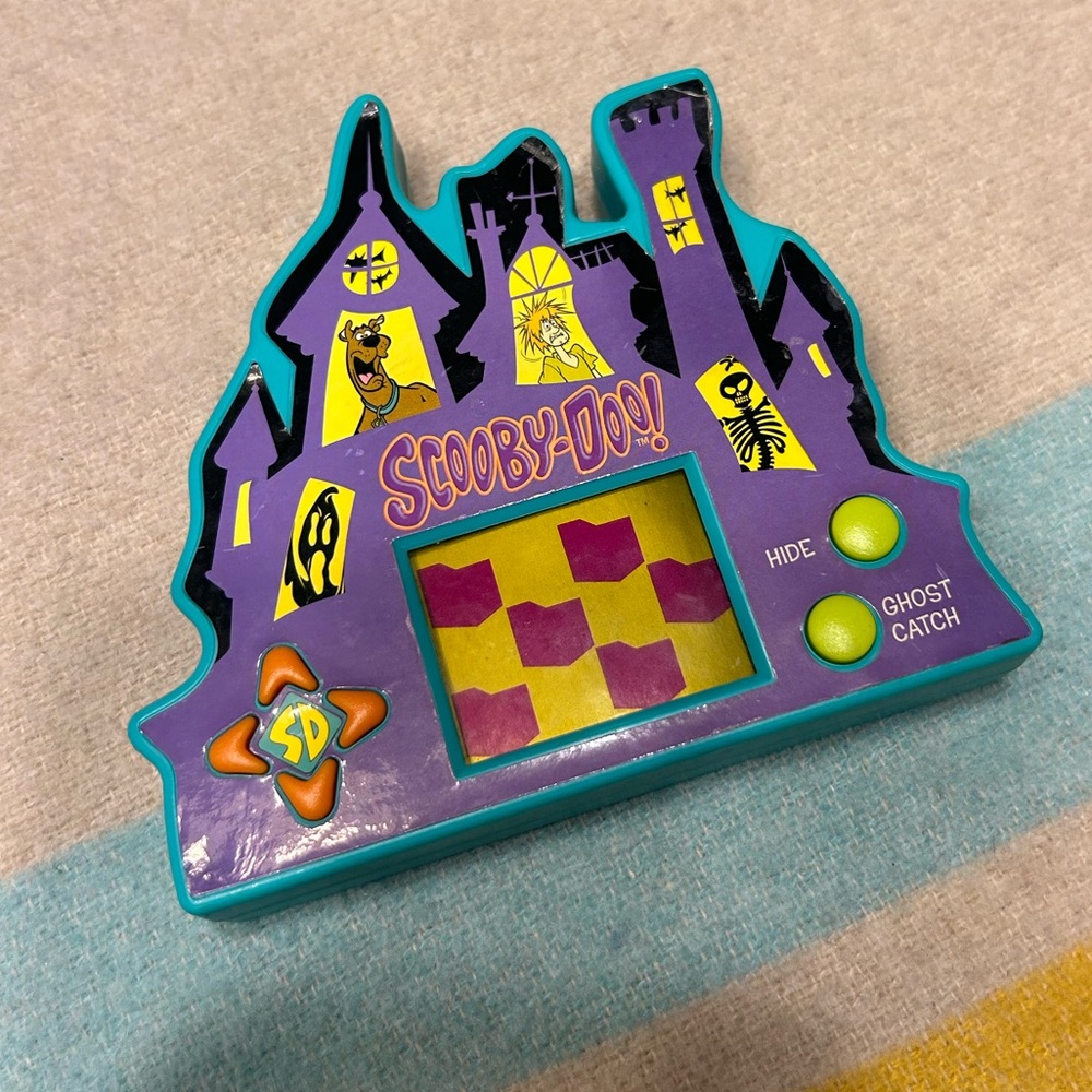 Techno Source 2005 Scooby-Doo Scooby Snacks Handheld LCD Video Game